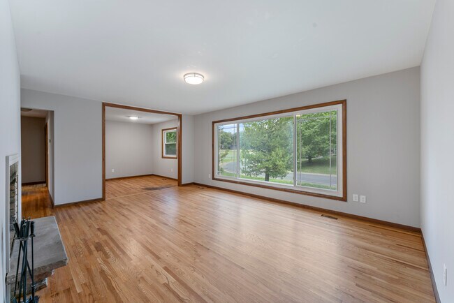 Building Photo - 1437 Wisconsin Ave N