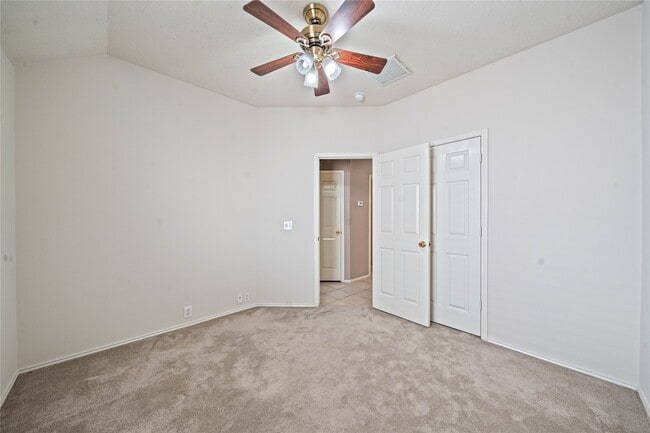 Building Photo - 11843 Leaf Oak Dr