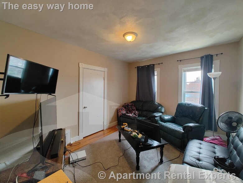 Building Photo - 9 Medford St