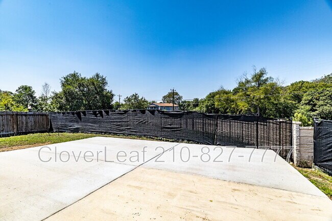 Building Photo - 10423 Legacy Cv