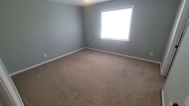 Building Photo - Spacious Three-Level Townhome with Finished Basement in Convenient Garner Location