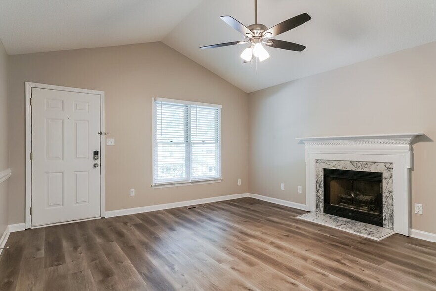 Building Photo - 353 Amherst Creek Dr
