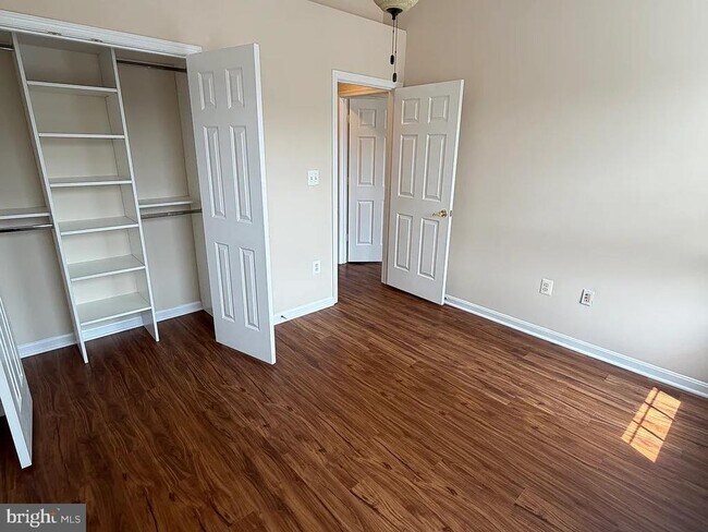 Building Photo - 13642 Cedar Run Ln