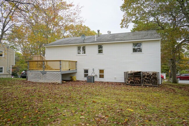 Building Photo - 42 Woodfield St