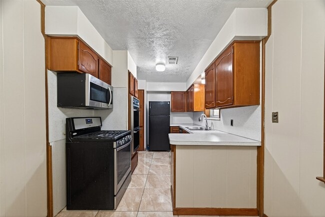 Building Photo - 2609 Raspberry Ln