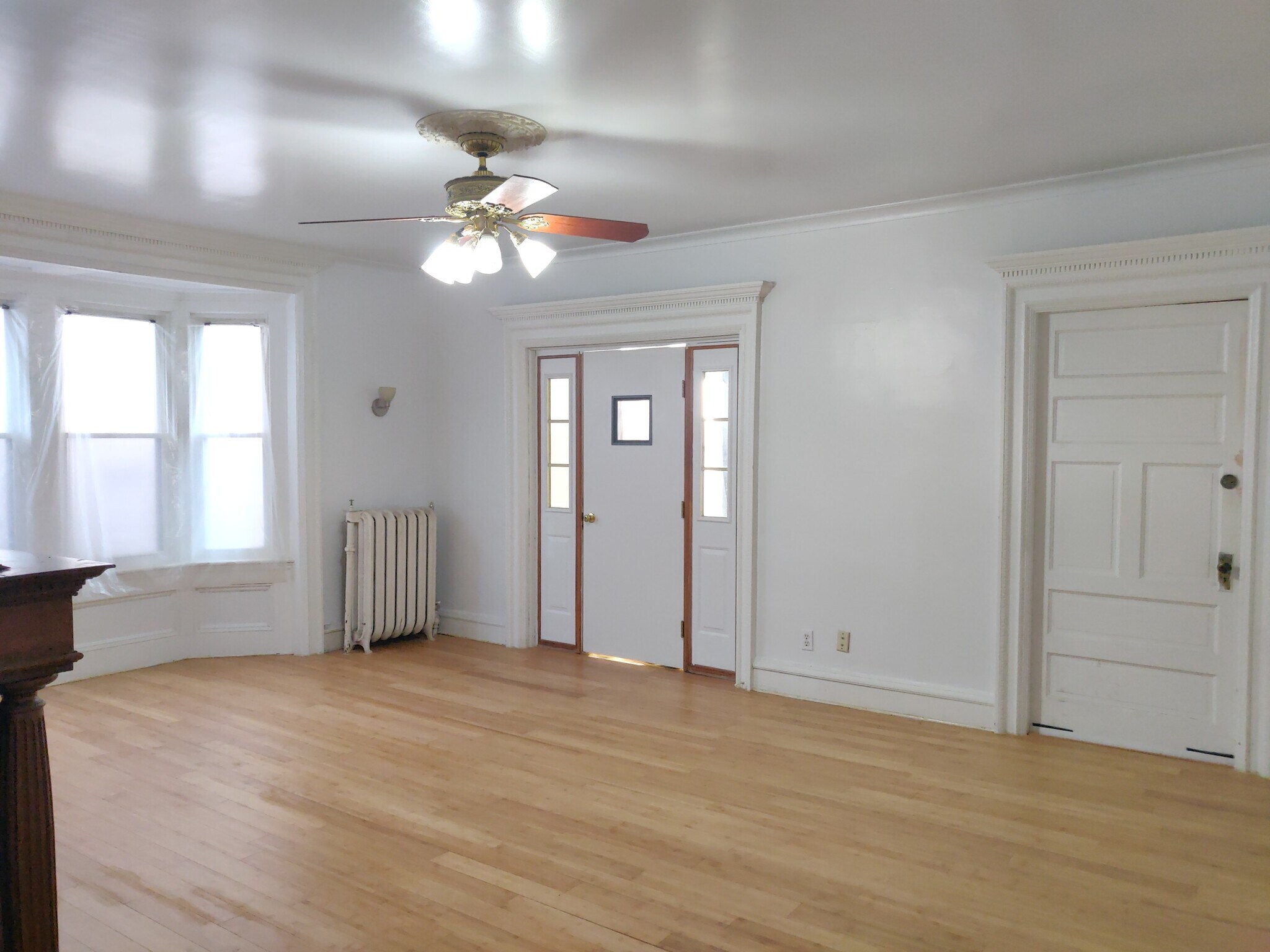 Living Room p1 - 225 S Main Ave
