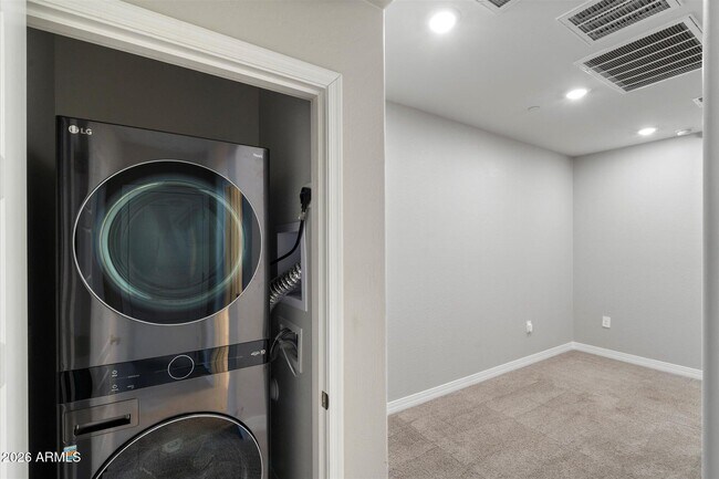 Building Photo - 1823 E Chelsea Ln