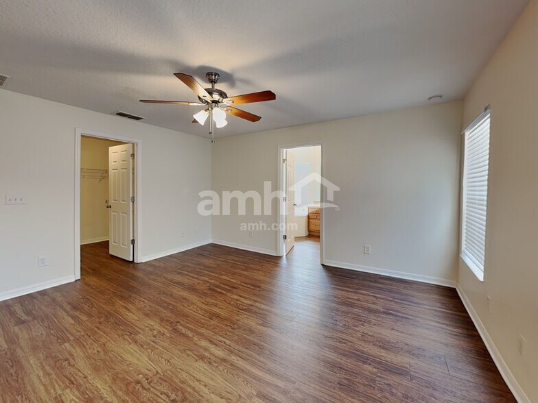 Building Photo - 1145 Bluegrass Dr