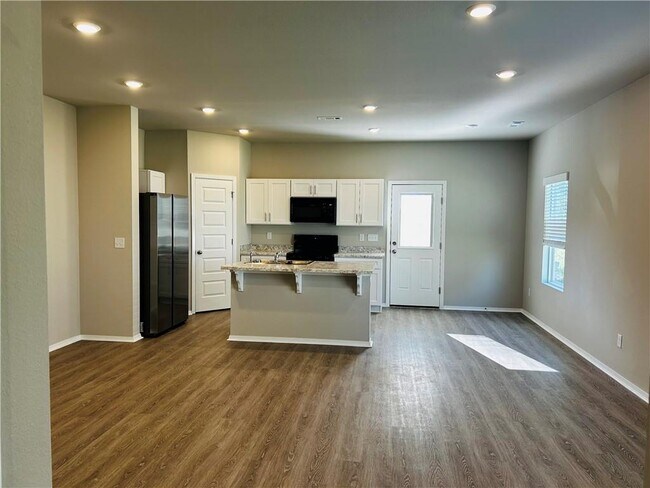 Building Photo - 6821 Devotion Ave