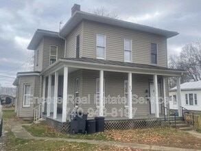Building Photo - 912 W High St