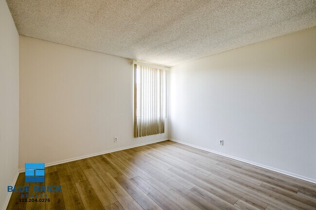Building Photo - 5452 Corteen Pl