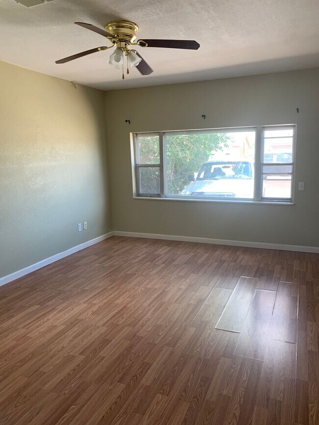 Building Photo - 142 S Indio Ave