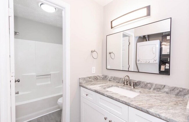 Building Photo - Well Appointment 1bdr 1bth apartment in Hampton