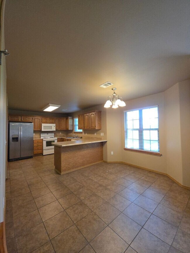 Building Photo - 619 Resimont Dr