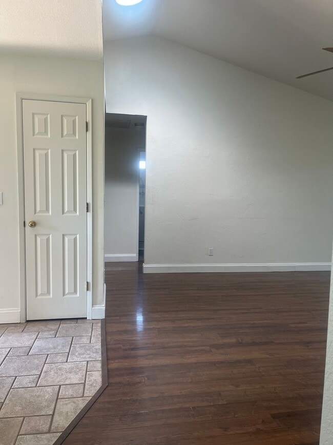 Building Photo - This rental won't last long. Don't miss ou...