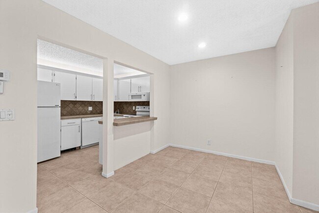 Building Photo - 432 Pine Glen Ln