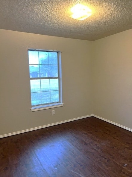 Building Photo - 624 Johnathon Ct