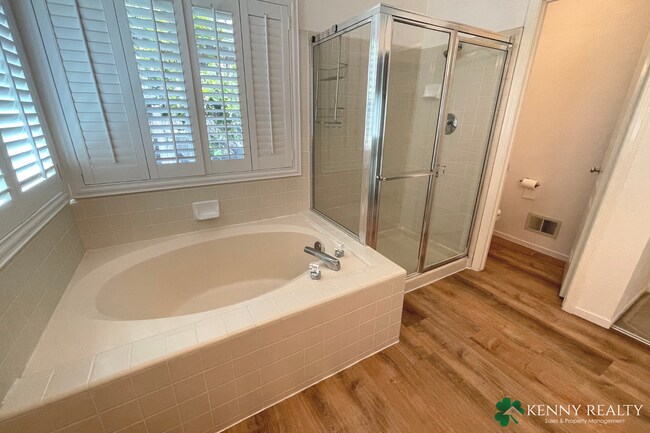 Building Photo - Stunning 3 Bedroom, 2 Bathroom Home in San Carlos