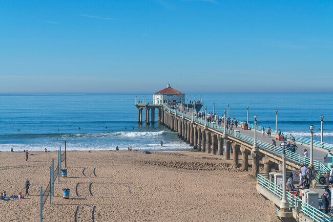 Building Photo - Warm & Inviting Manhattan Beach Rental Home!