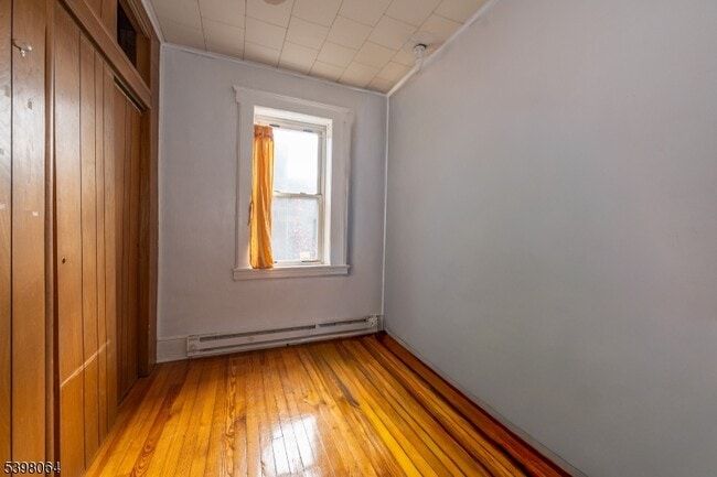 Building Photo - 12 Garfield Ave