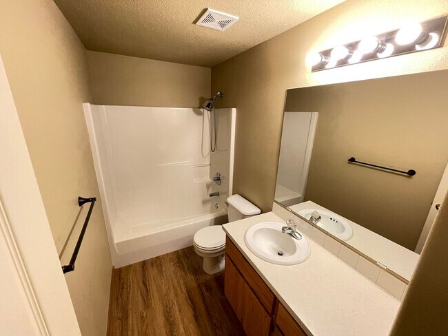 Building Photo - Spacious 4-Bedroom, 2.5-Bath Home with Deck, Fireplace & Updated Kitchen