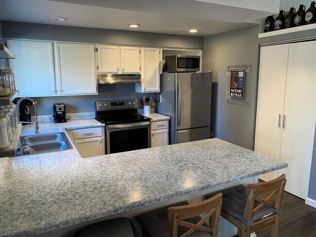 Building Photo - 4603 Guemes View