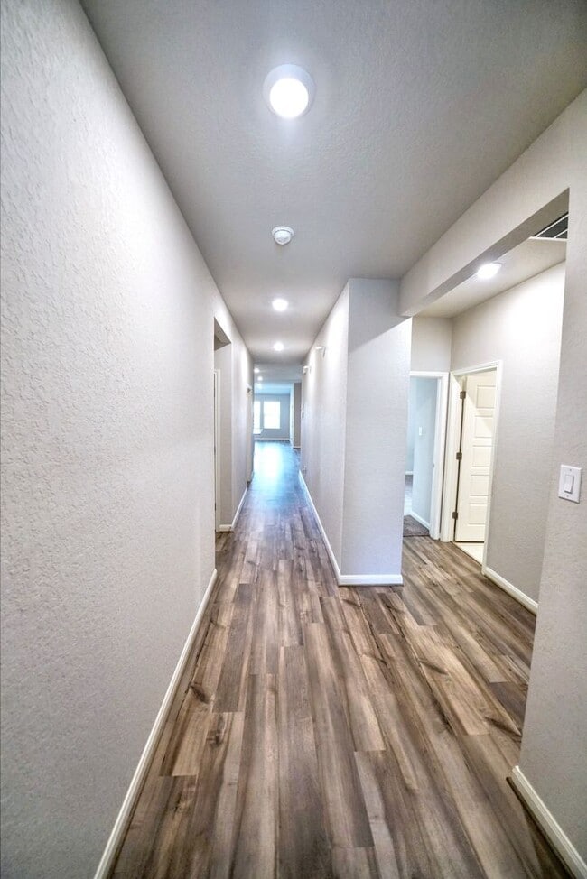 Building Photo - Gorgeous 4-Bedroom Home in Westpointe East - Realtor Commission: $500