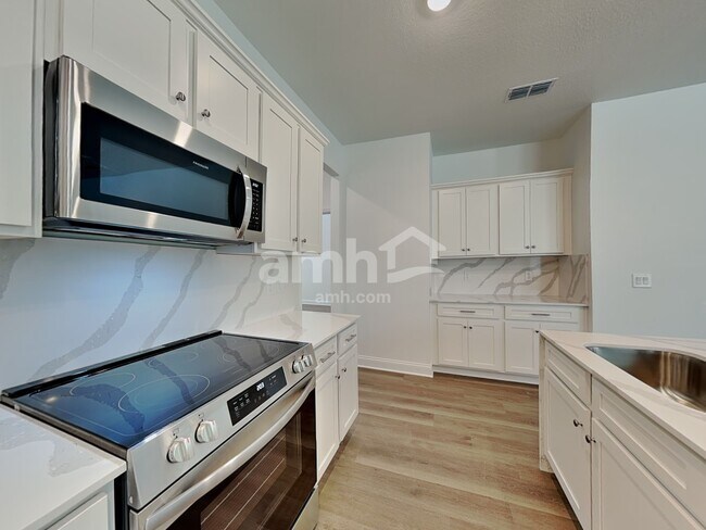 Building Photo - 16364 Aubergine Aly