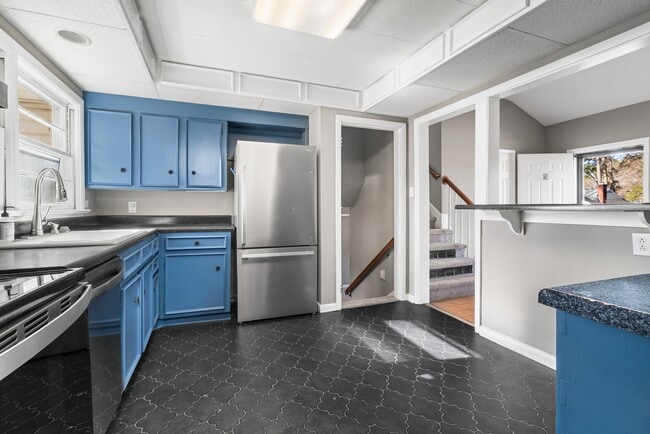 Building Photo - 509 Frank Ln