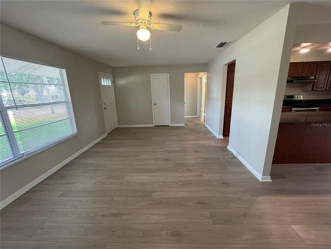 Building Photo - 32641 Lake Eustis Dr