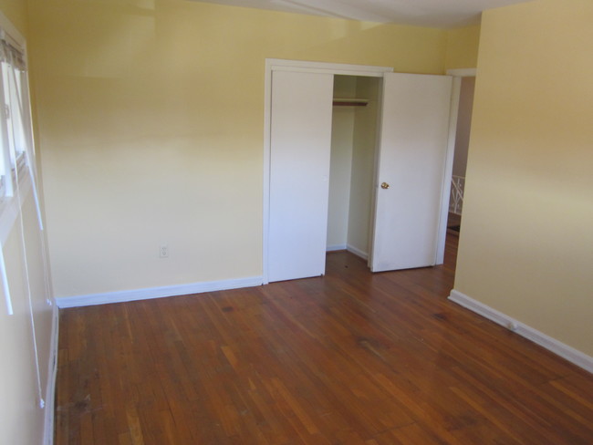 Building Photo - 8655 Hoerner Ave