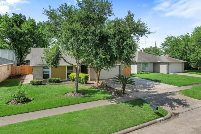 Building Photo - 6631 Villarreal Dr