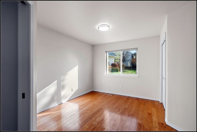 Building Photo - ADON5541