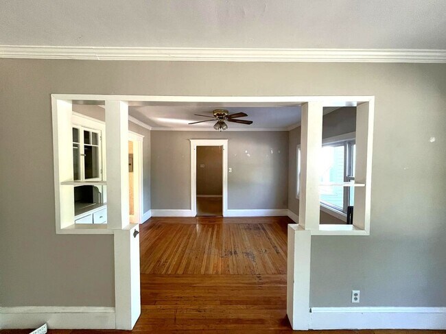 Building Photo - 105 Shore Dr