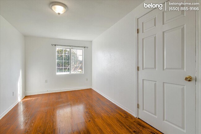 Building Photo - 6513 Corbin Ave