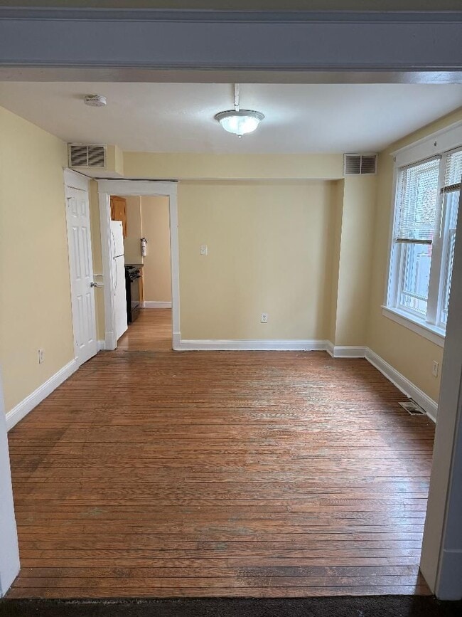 Building Photo - 223 W 23rd St