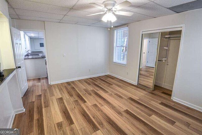 Building Photo - 1865 Oak Tree Hollow