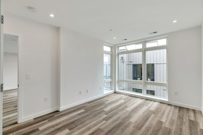 Building Photo - 1 Bedroom in Northern Liberties - Parking Available