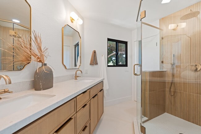 Building Photo - 6803 El Fuerte St