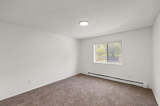 Building Photo - Ivy I | Elevated 3 Bedroom