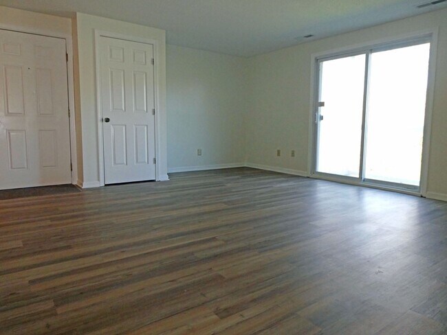 Building Photo - 1475 Braley Rd
