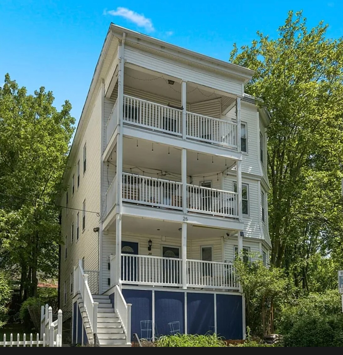 3rd floor porch is private - 25 Dalrymple St
