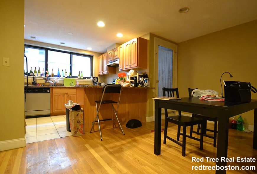 Building Photo - 85 Brainerd Rd