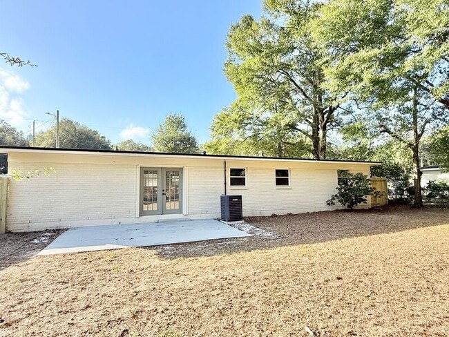 Building Photo - 6509 Julia Dr