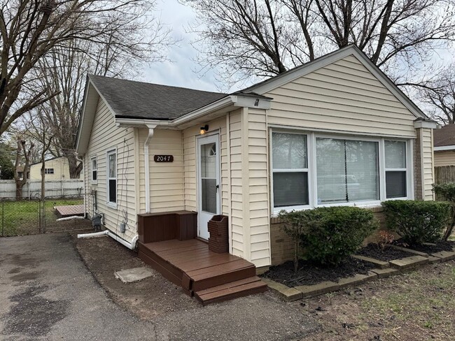 Primary Photo - 3 bedroom 1 bathroom ranch with fenced bac...