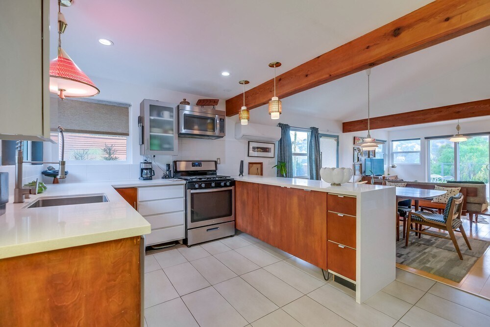 Building Photo - 4523 Tourmaline St