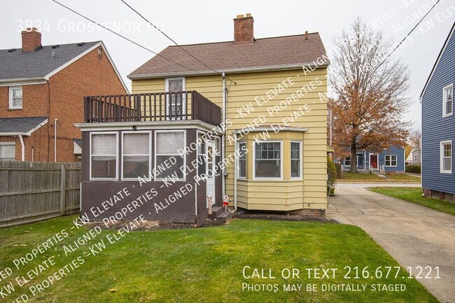 Building Photo - Old World Charm in this  3 bed, 1.5 bath home