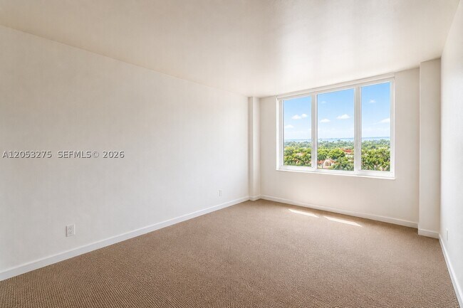 Building Photo - 5600 Collins Ave