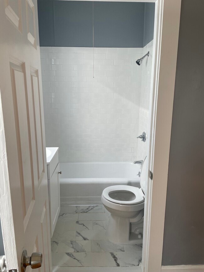 Primary Photo - 28 Cook St