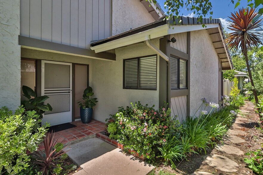 Building Photo - 1243 Clippers Cir